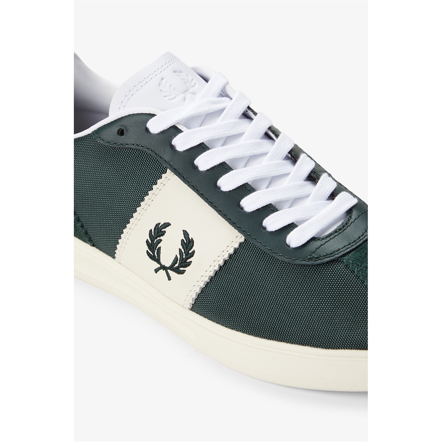 FRED PERRY | Men's Low-Top Trainers | Grassroots/Ecru