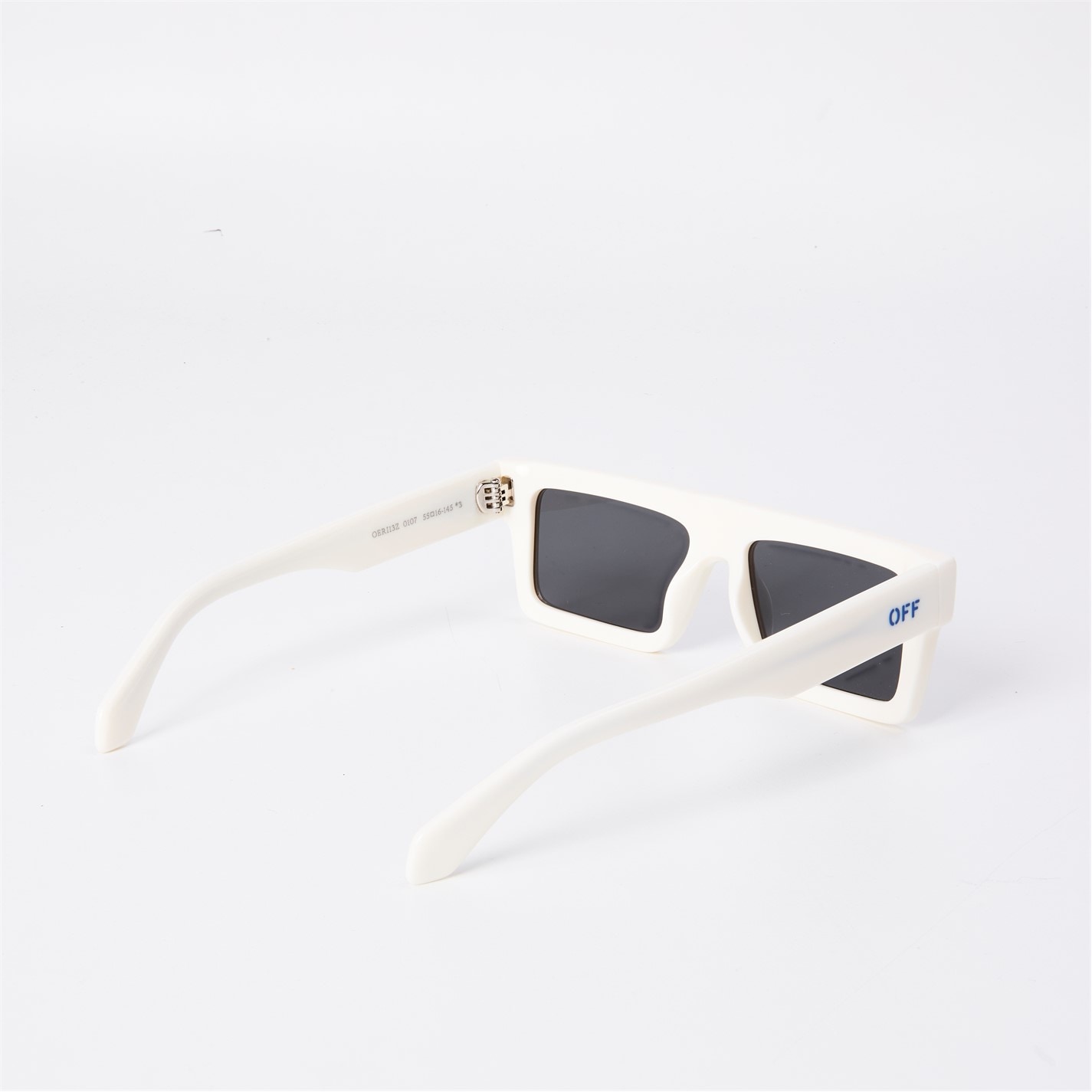Off-White OERI13Z CHANDLER 0107 Sunglasses White Square Frame, Dark Grey Lenses Off-White Arthur OERI127 Rectangle Sunglasses | Fashion Eyewear main image 3