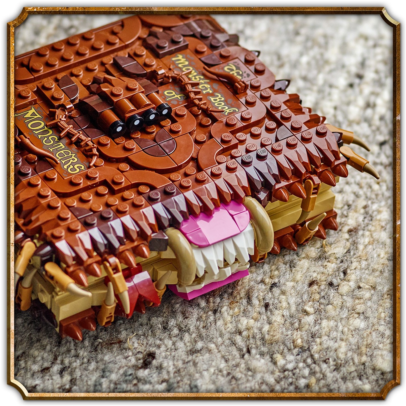 LEGO LEGO® Harry Potter™ Chomping Monster Book of Monsters Wizard