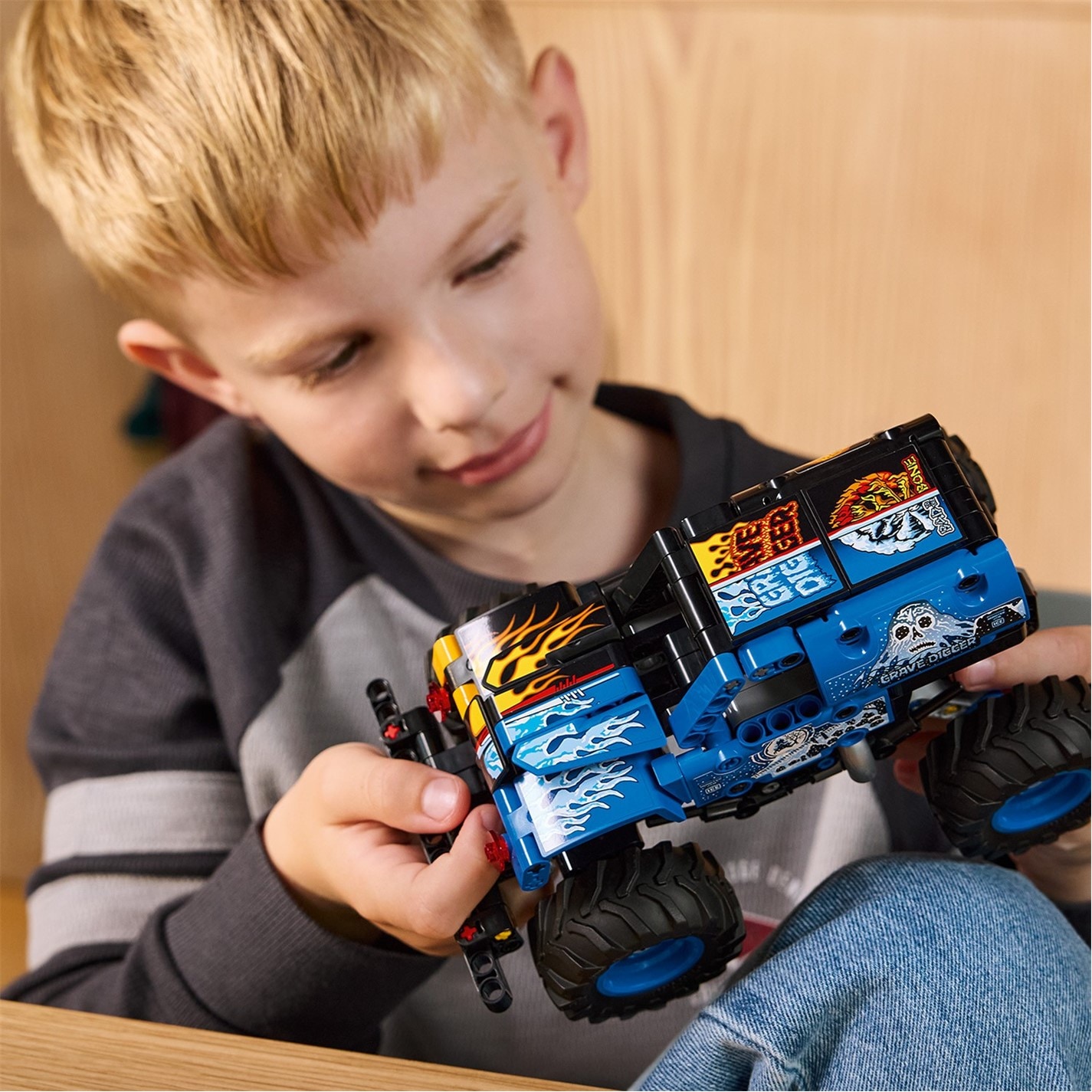 LEGO Technic Monster Jam Grave Digger Fire and Ice 42219