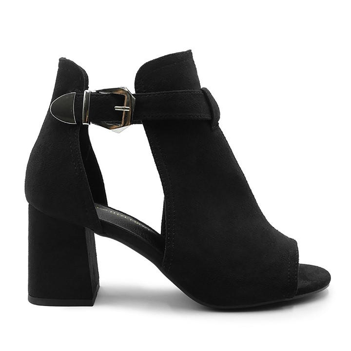 Wheres That From Women's Black Lisa Block Heel With Side Buckle And Open Toe Fron in Size 6, Sports Direct