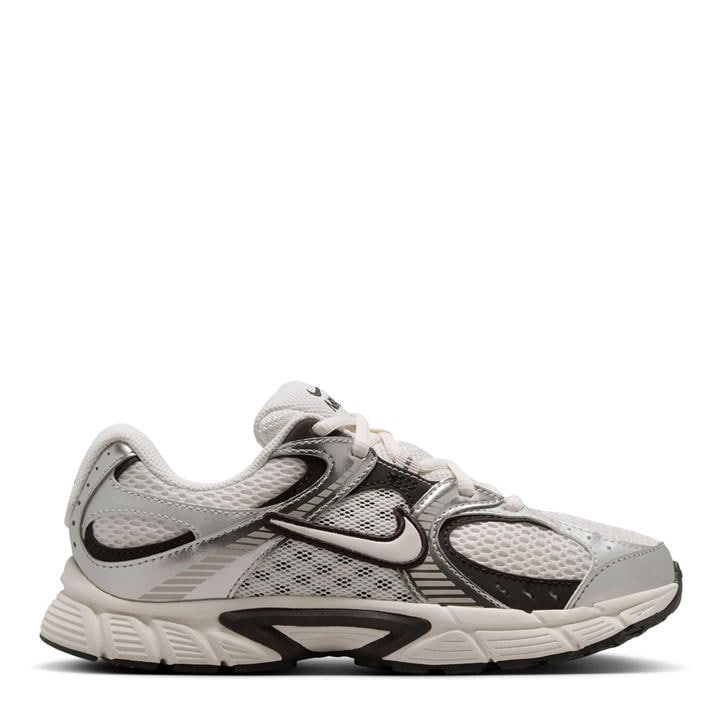 Nike Boys Grey V5 Rnr Shoes  in Size 4, Sports Direct
