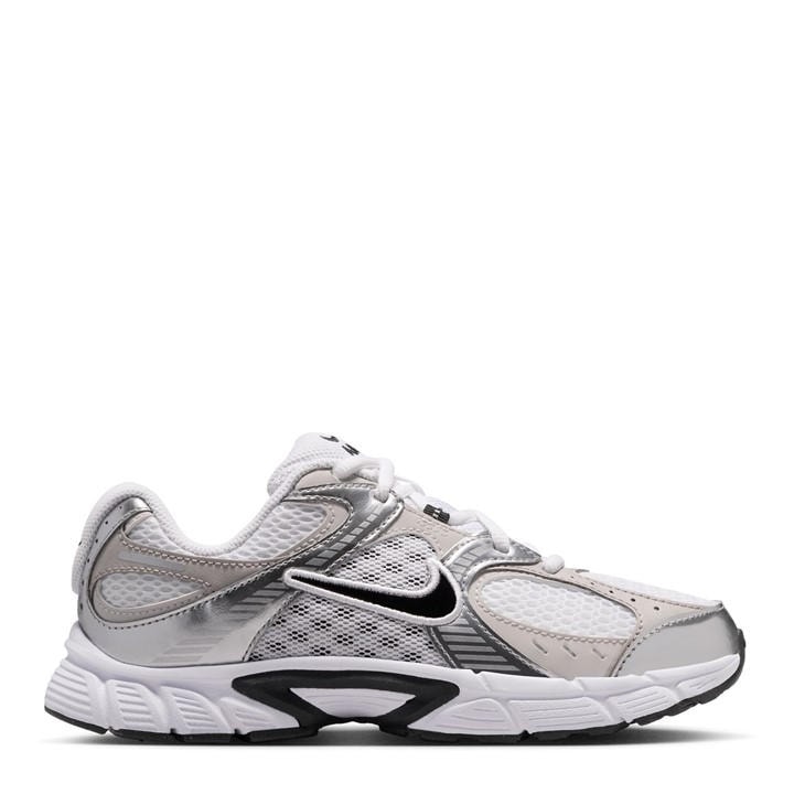 Nike Boys White V5 Rnr Shoes  in Size 4, Sports Direct