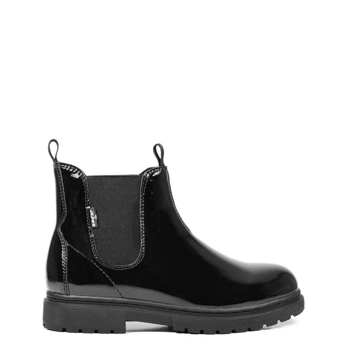 Chelsea  Girls  Oliver  Boots, Football by Levis in Size 3.5, Sports Direct
