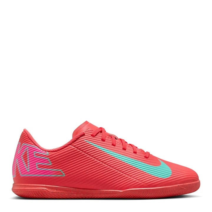 Nike Boys Red Mercurial Vapor 16 Club  Indoor Football Boots in Size 5.5, Sports Direct