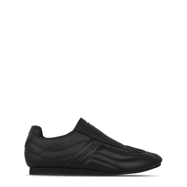 Slazenger Boys Black Warrior Trainer  in Size 6.5, Sports Direct