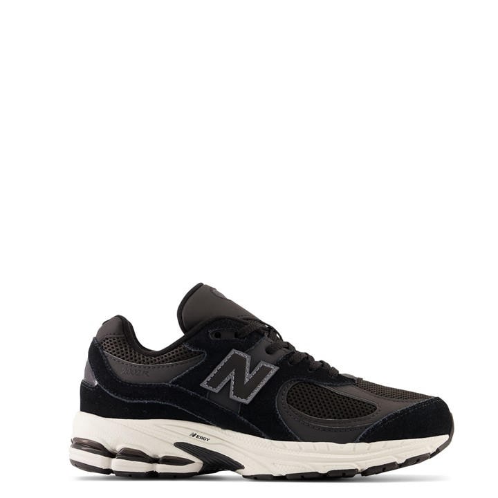 New Balance  Kids Black Nb 2002  in Size 3, Sports Direct