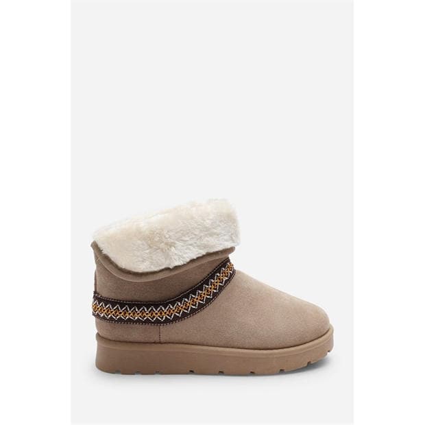 CamelSuede - Wheres That From - Women's Embroidered Boot Slipper