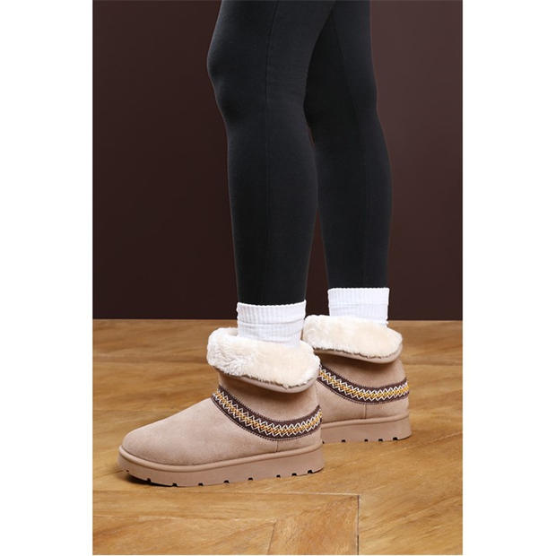 CamelSuede - Wheres That From - Women's Embroidered Boot Slipper