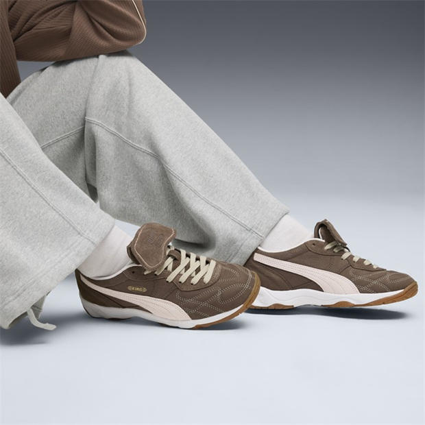 Flat Bronze - Puma - Women's King Indoor Wine Club Low-Top Trainers
