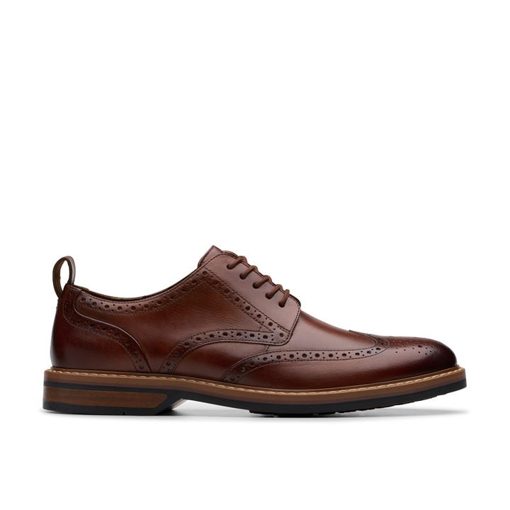 Clarks Men's Beige Brogues in Size 8, Sports Direct
