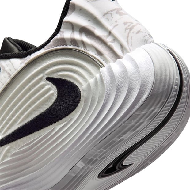 White/Silver - Nike - Men's Basketball Trainers