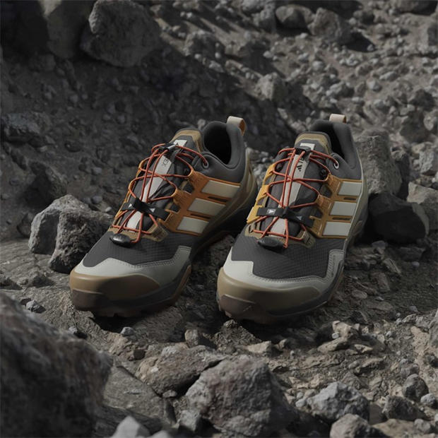 Carbon/White - adidas - Terrex Skychaser GORE-TEX Hiking Shoes Mens