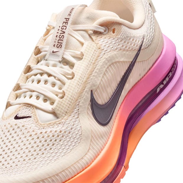 Chalk/Magenta - Nike - Pegasus Premium Trainers Womens
