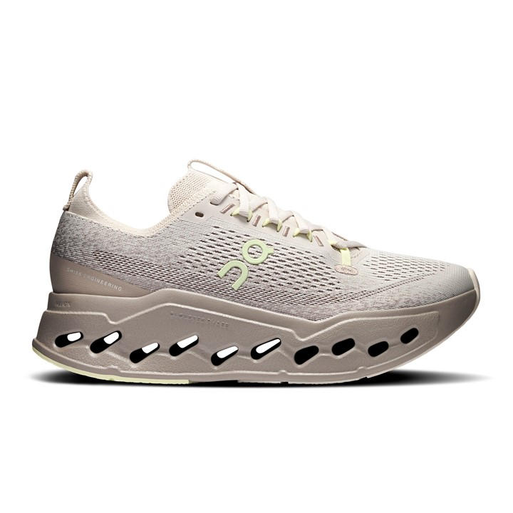 On Women's Green Cloudsurfer Max Road Running Shoes in Size 7, Sports Direct