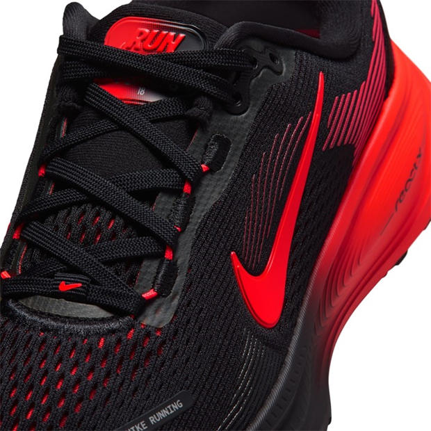 Black/Crimson - Nike - Vomero 18 Trainers Juniors