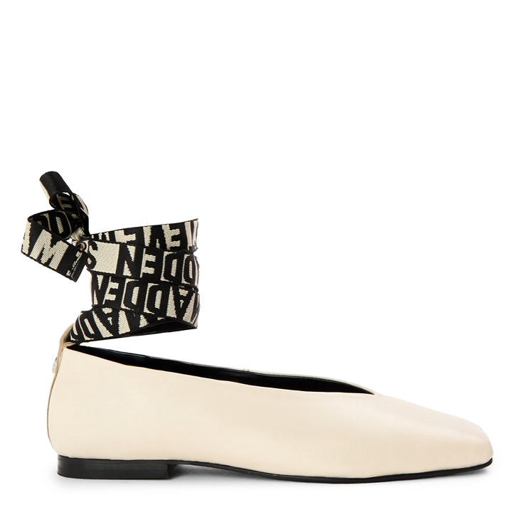 Steve Madden Women's Cream Fosse Ballet Pumps in Size 6, Sports Direct