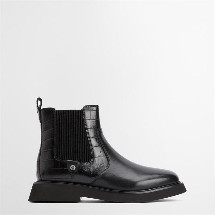 Chelsea  Women's  Delfina  Boots, Football by Barbour in Size 7, Sports Direct