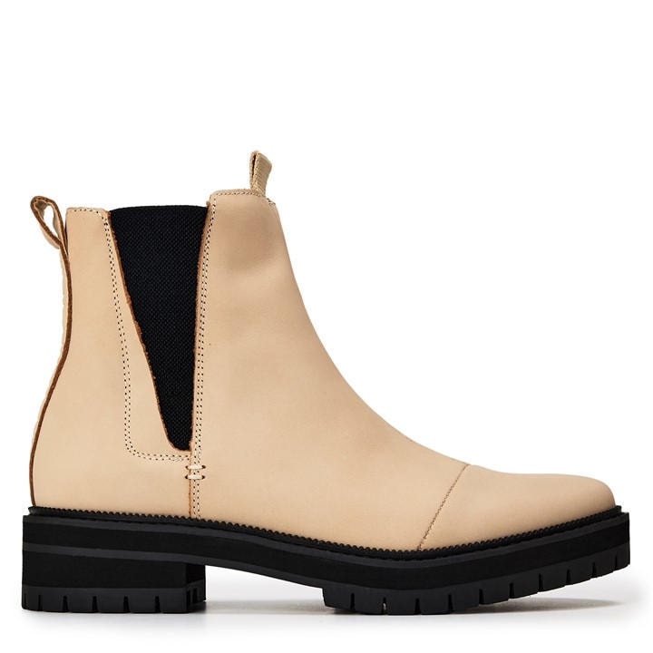 Chelsea  Women's  Dakota Boot, Football by Toms in Size 10, Sports Direct