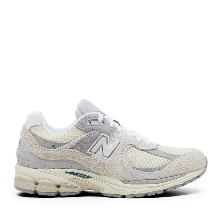 New Balance Women's Beige Nb 2002 in Size 5, Sports Direct