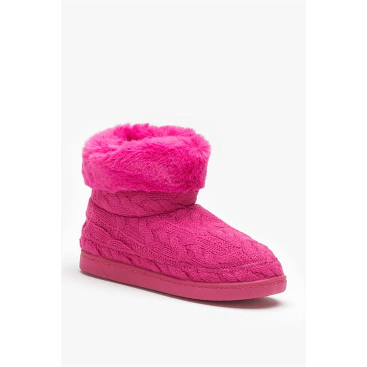 Be You Girls Pink Studio Cable Knit Slipper Boot in Size C8, Sports Direct