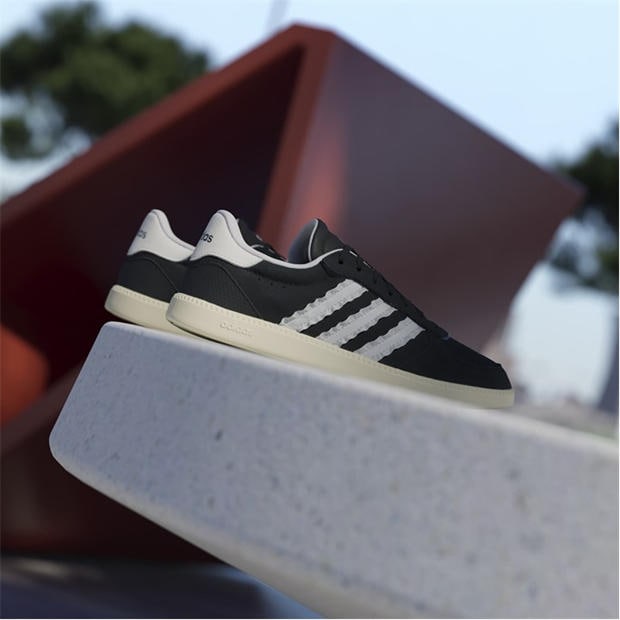 Blk/Wht/Vanilla - adidas - Women's Low-Top Trainers