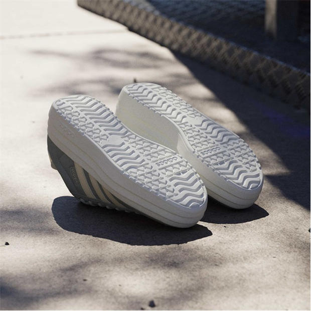 Wonder Sage/Wht - adidas - VL Court Bold Women's Trainers