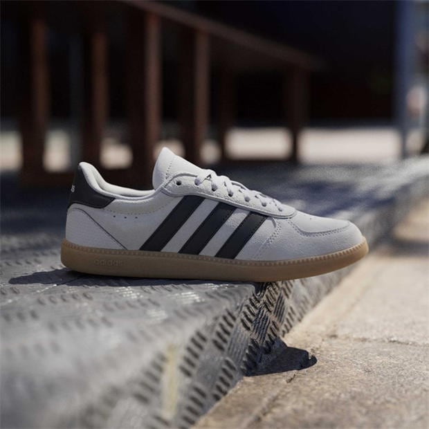 Bežs/Meln/Baltgumijas - adidas - Breaknet Sleek Suede Womens Shoes