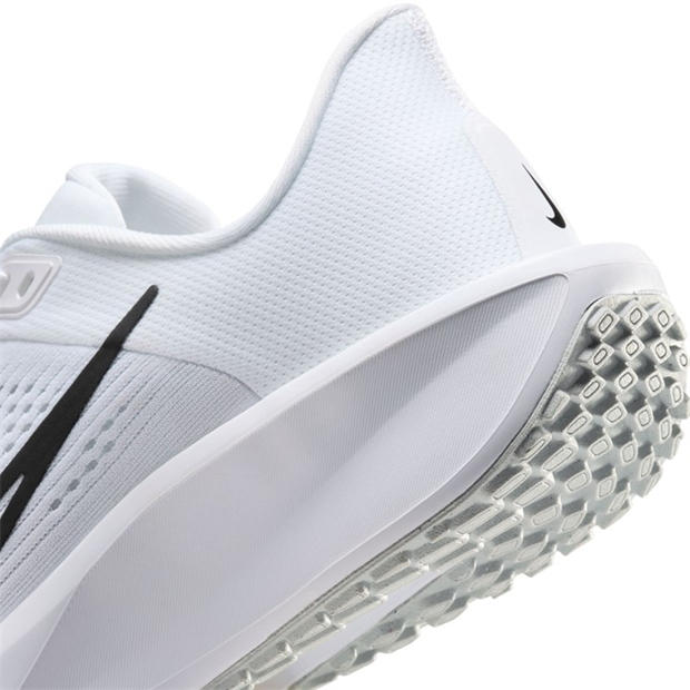 White/Black - Nike - Quest 6 Womens Road Running Shoes