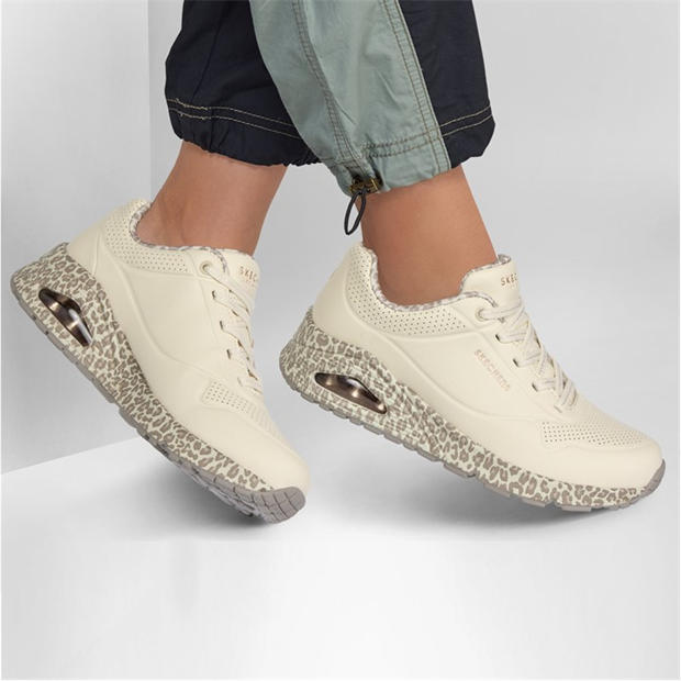 White/Leo Sole - Skechers - UNO Stand On Air Trainers Womens