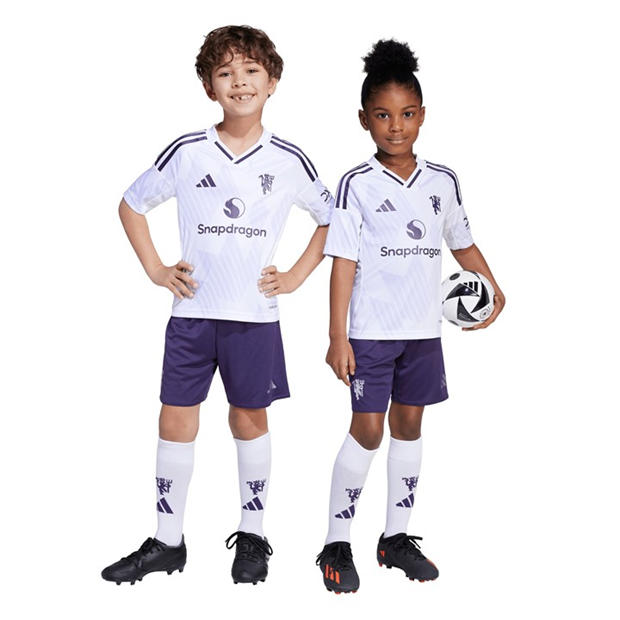 White - adidas - Manchester United Away Minikit 2025 2026 Infants
