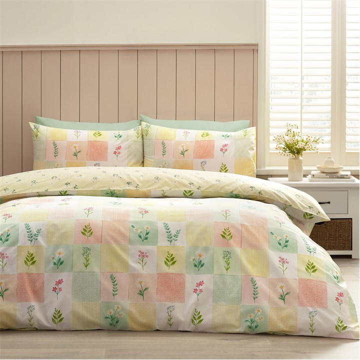 Catherine Lansfield Daisy Patchwork Duvet Cover Set | Size: Double - Image 5