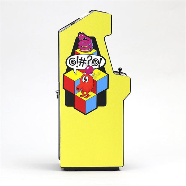 Merchandise - New Wave Toys - Q*bert x RepliCade