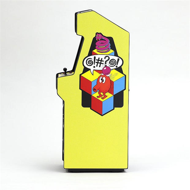 Merchandise - New Wave Toys - Q*bert x RepliCade