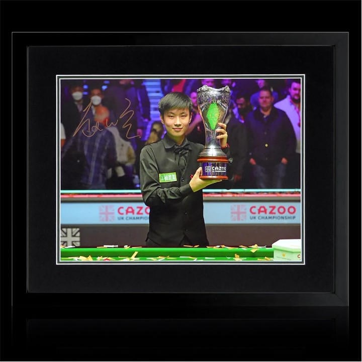 The Fan Cave  Black & Green Zhao Xintong Signed Snooker Image Deluxe Mount in Size 550mm x 45, Sports Direct