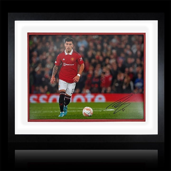 Manchester United    Lisandro Martínez Signed  Deluxe, Football by The Fan Cave in Size 550x450mm, Sports Direct