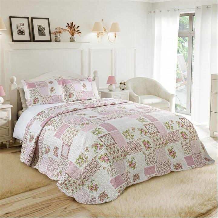 Emma Barclay  Pink Bedspread Set Patchwork Cotswold in Size Double, Sports Direct