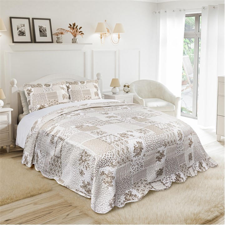 Emma Barclay  Cream Bedspread Set Patchwork Cotswold in Size Single, Sports Direct