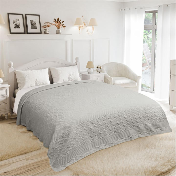 Emma Barclay  Silver Bedspread Quilted Aran in Size King, Sports Direct