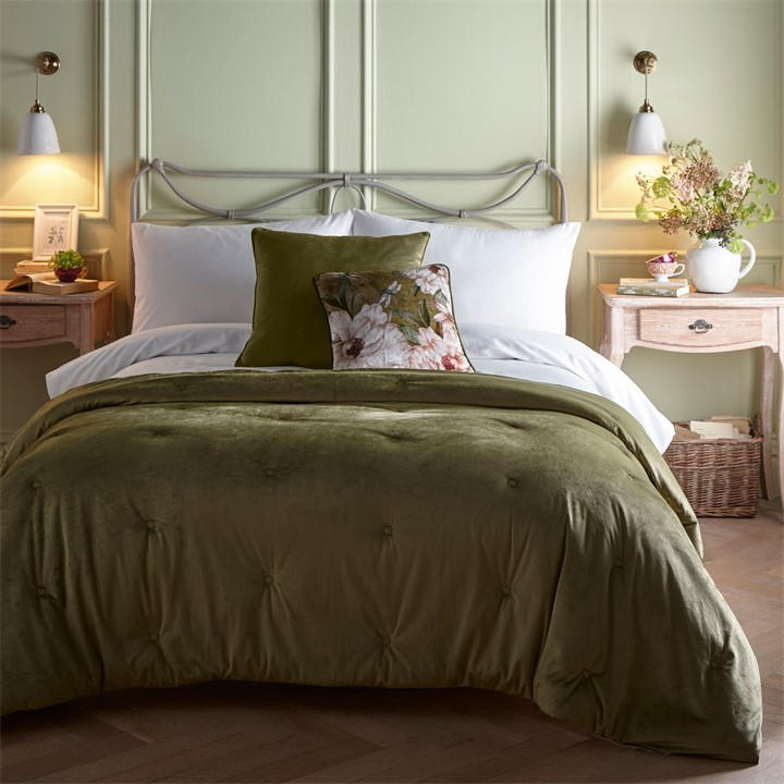 Appletree  Green Austell Quilted Velvet Bedspread In Olive in Size 150x220cm, Sports Direct