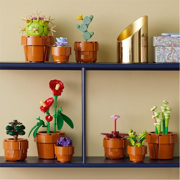 Многоформатен и универсален - LEGO - Botanical Collection 10329 Tiny Plants