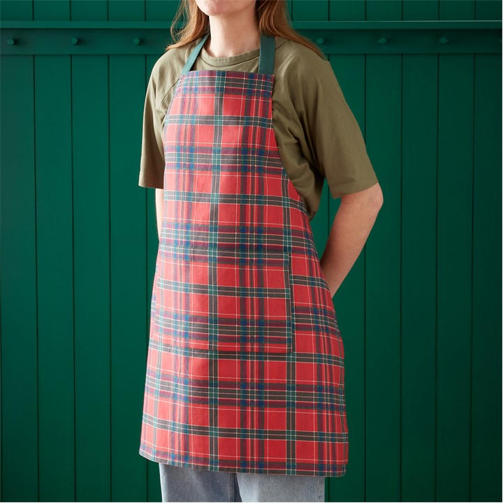 Catherine Lansfield Christmas Tartan Check 70x80cm Kitchen Adult Apron Red/Green - Image 4