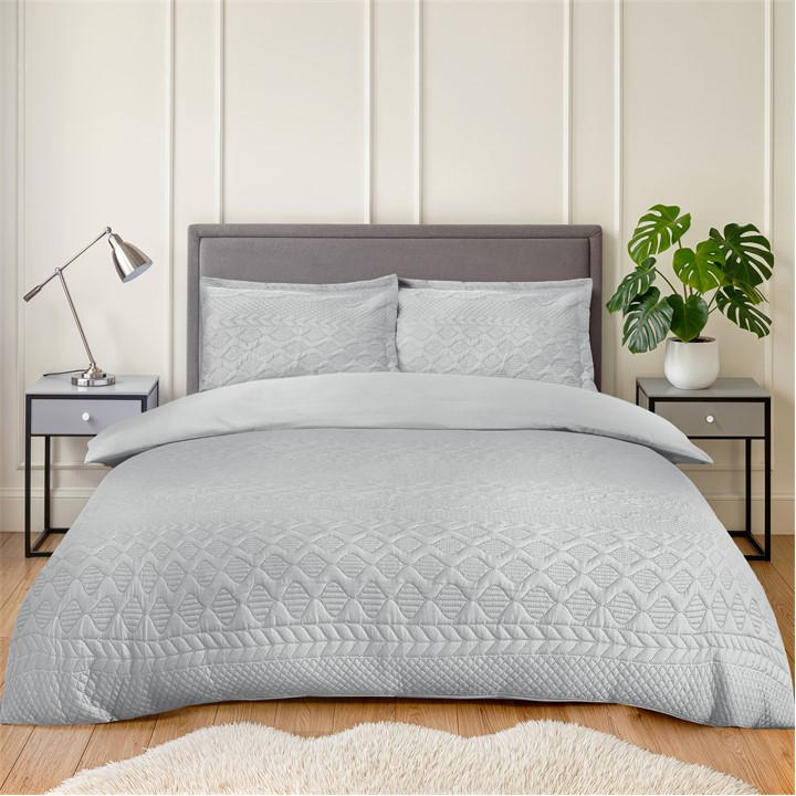 Emma Barclay  Silver Duvet Set Inc Pillowcases Aran in Size King, Sports Direct