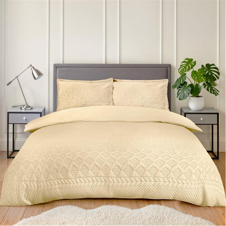 Emma Barclay  Cream Duvet Set Inc Pillowcases Aran in Size Single, Sports Direct