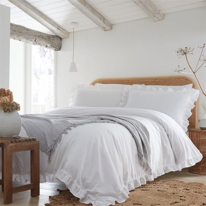 Appletree Loft  White Cassia Frill Cotton Duvet Cover Set in Size Superking, Sports Direct