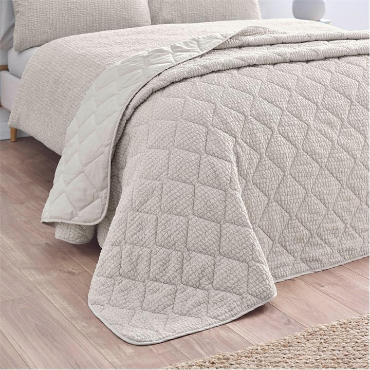 Catherine Lansfield Crinkle Seersucker Texture 220x220cm Bedspread Natural - Image 4