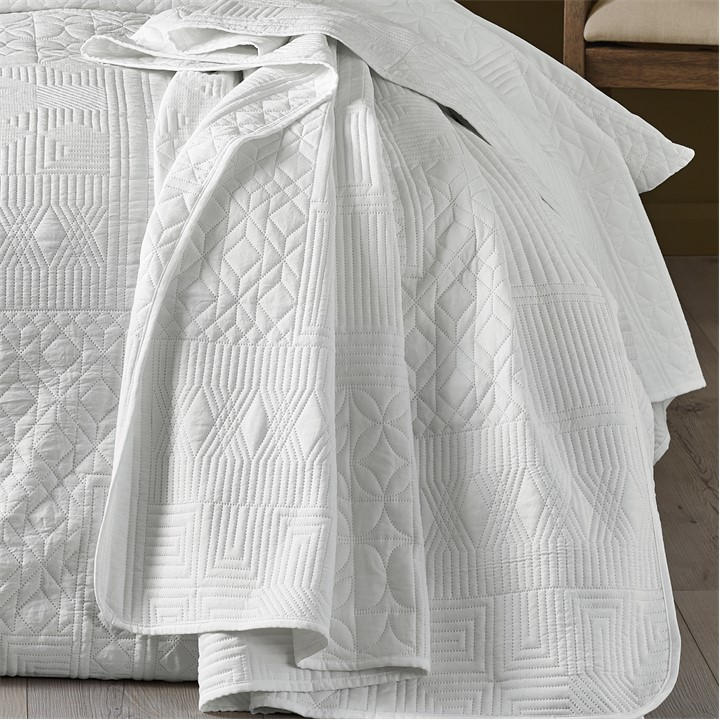 Catherine Lansfield  White Folkstone Geo Bedspread in Size 220x230cm, Sports Direct