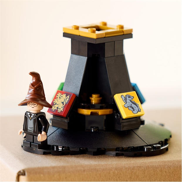 Multi Format and Universal - LEGO - 76429 Harry Potter Talking Sorting Hat