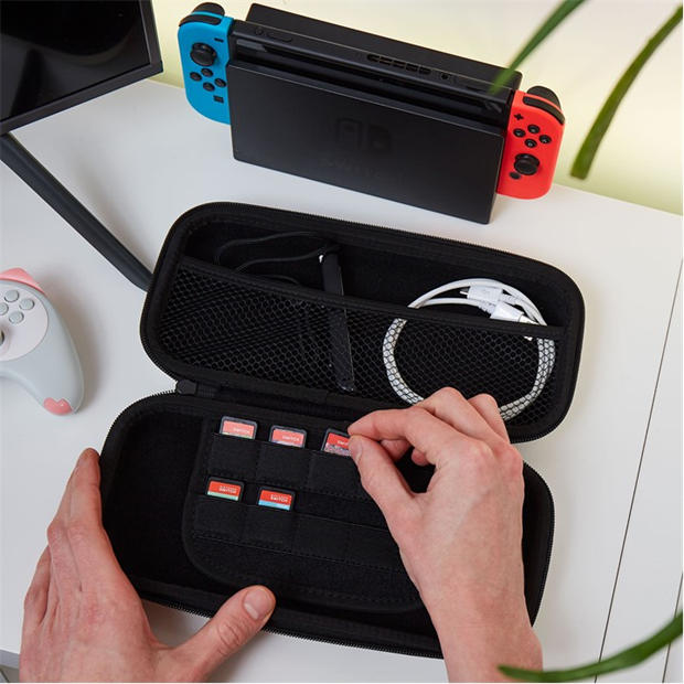 Nintendo Switch - Numskull - Rainbow Switch Case