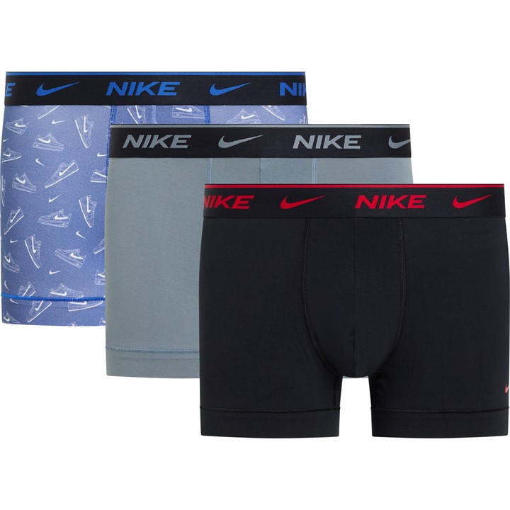 Nike Men' Black 3 Pack Everyday Cotton Trunks in Size S, Sports Direct
